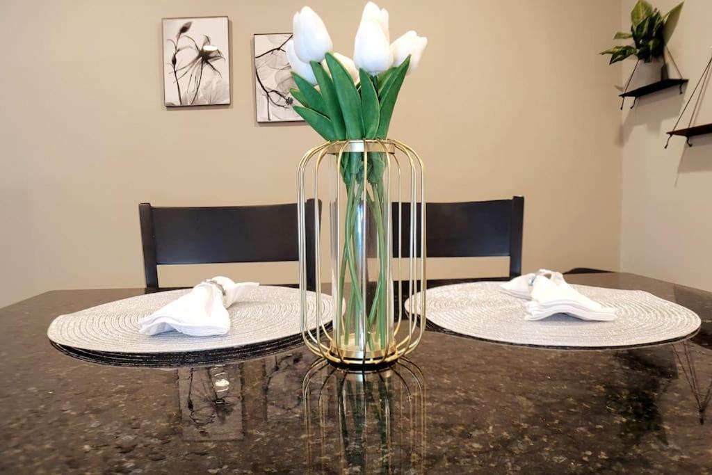 فيلا 2 Bd 2 Bath - 5 Min To Downtown إنديانابوليس المظهر الخارجي الصورة