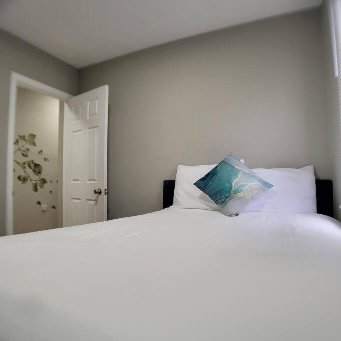 فيلا 2 Bd 2 Bath - 5 Min To Downtown إنديانابوليس المظهر الخارجي الصورة