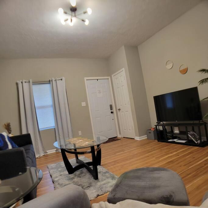 فيلا 2 Bd 2 Bath - 5 Min To Downtown إنديانابوليس المظهر الخارجي الصورة